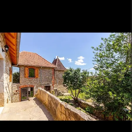 Holiday home Maison Quercynoise Du 17eme Siecle Boussac (Lot)