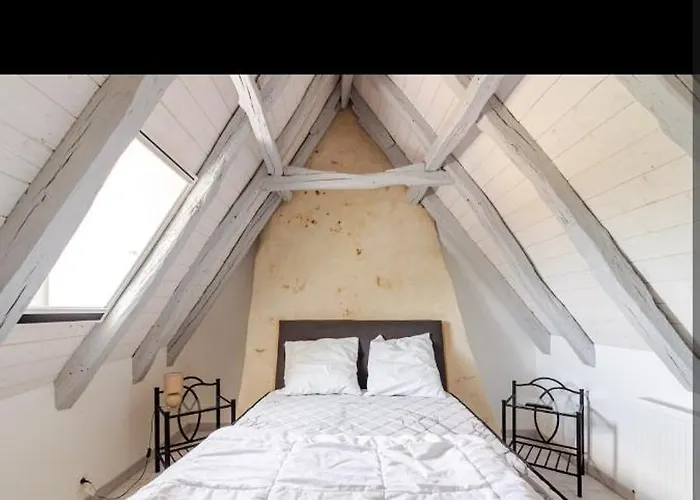 Maison Quercynoise Du 17eme Siecle * Boussac (Lot)