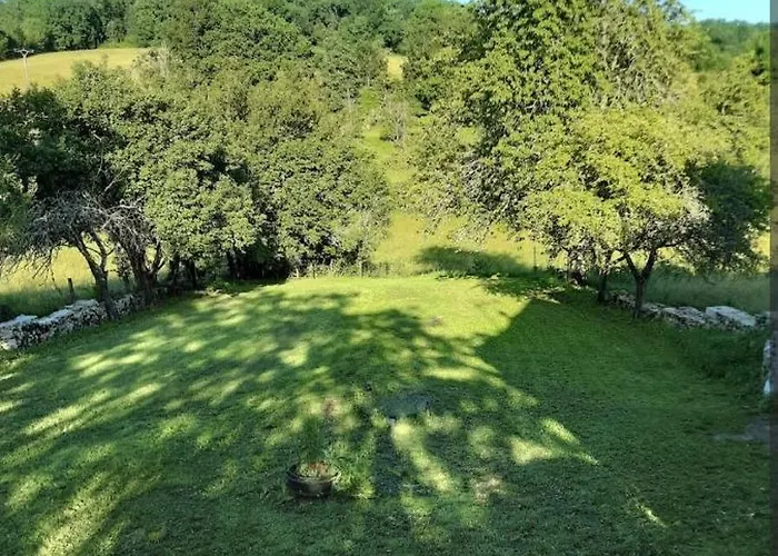 Maison Quercynoise Du 17eme Siecle Boussac
