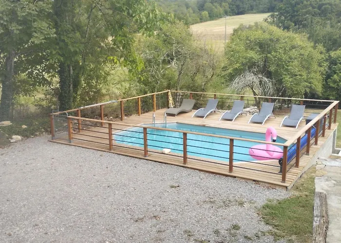 Maison Quercynoise Du 17eme Siecle Nyaraló Boussac